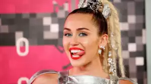 Miley Cyrus - Nothing Breaks Like a Heart